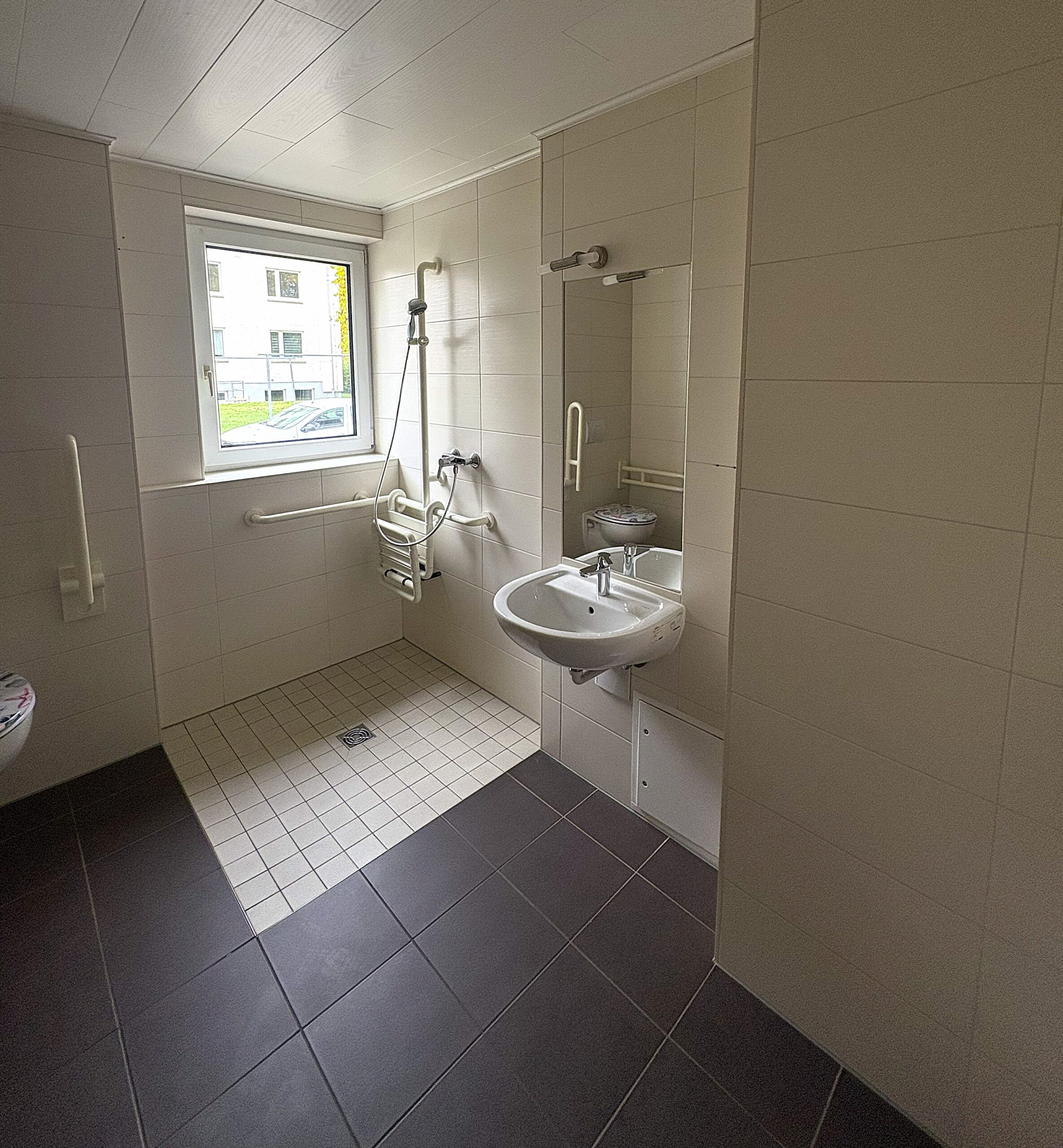 Ein zu Hause, was sich an Sie anpasst. - moderne Rollstuhlfahrerwohnung! – Bild 8